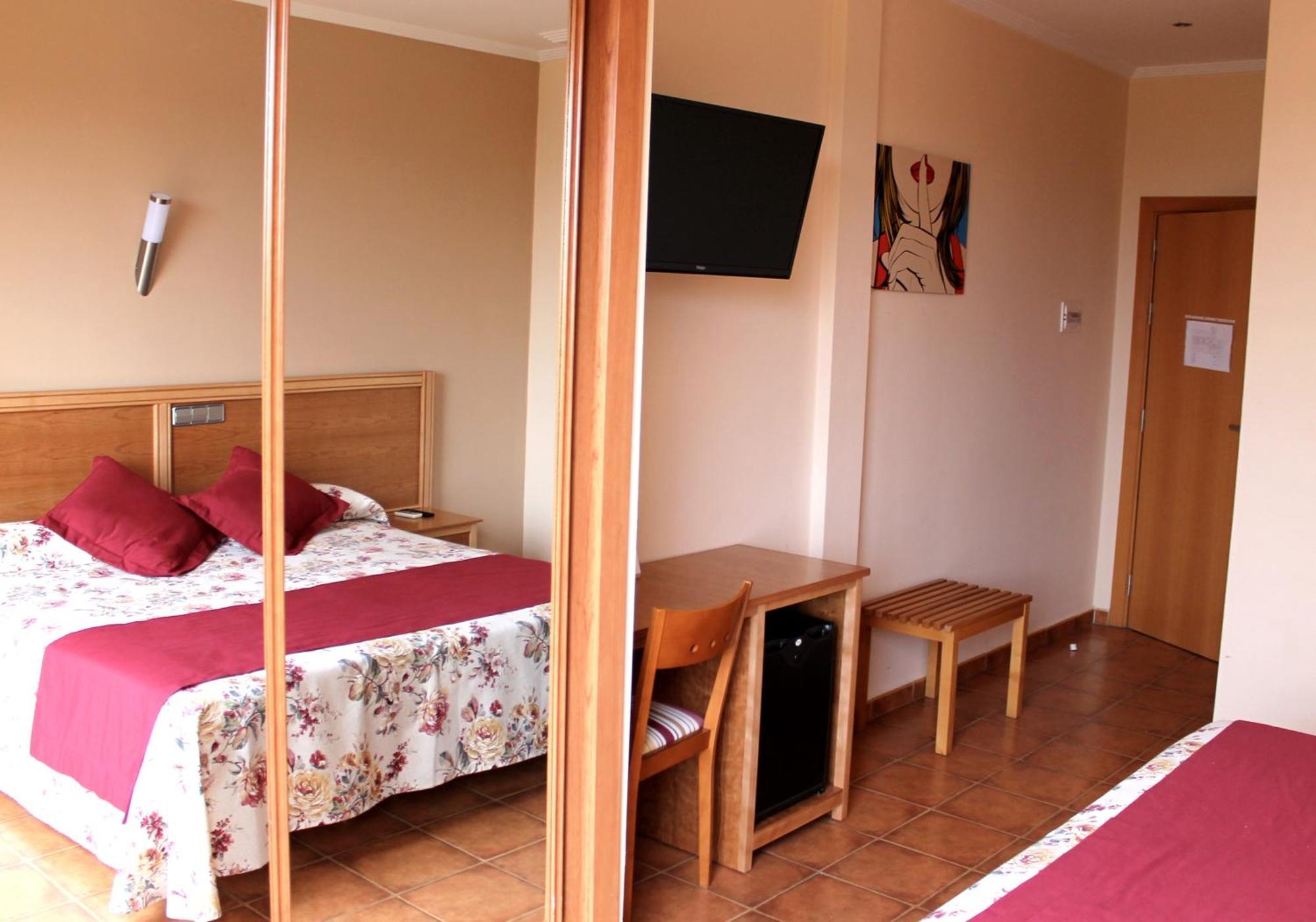 Hotel Los Barruecos By Croma 3*
